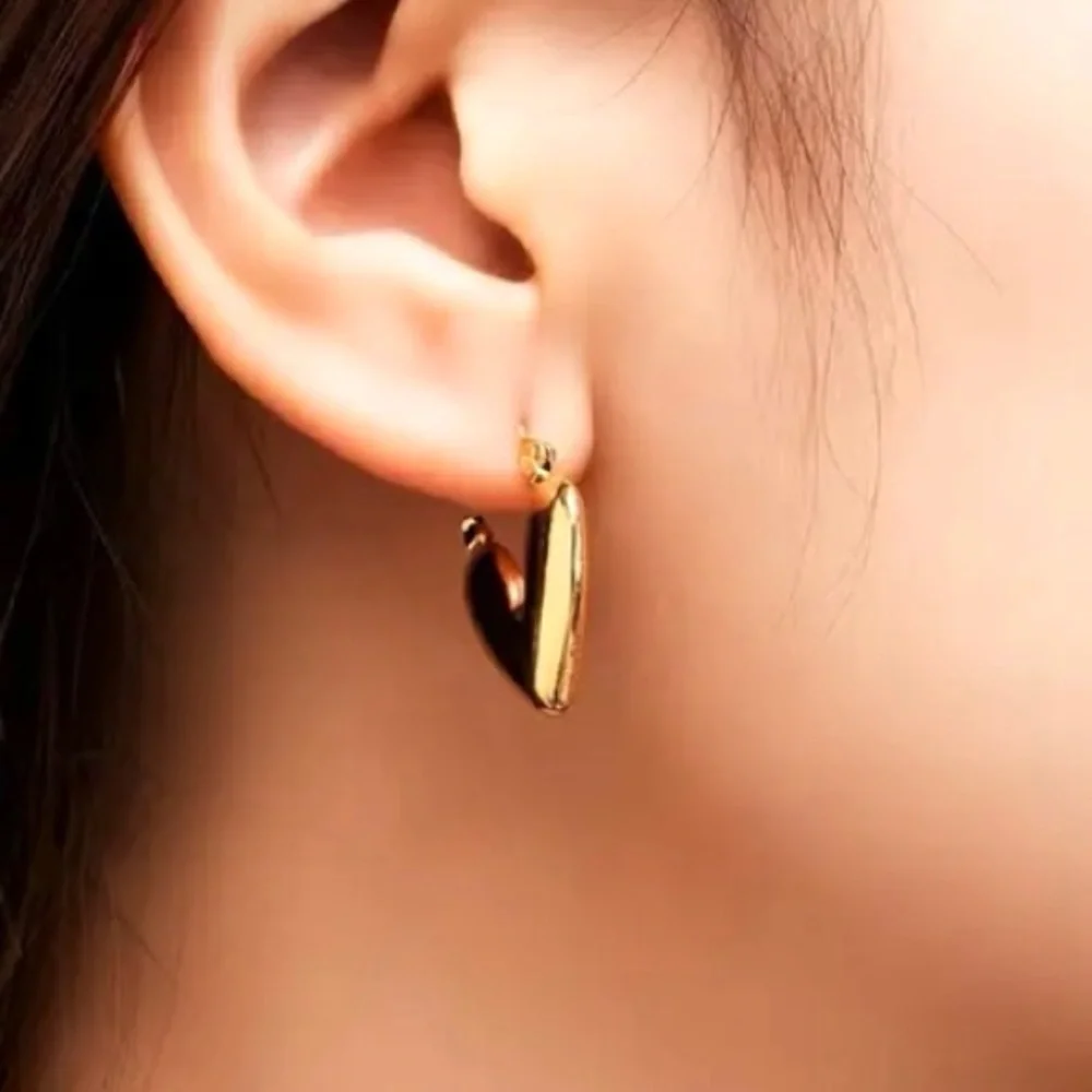 ✨Zara Cicely Gold Heart Huggie Earrings